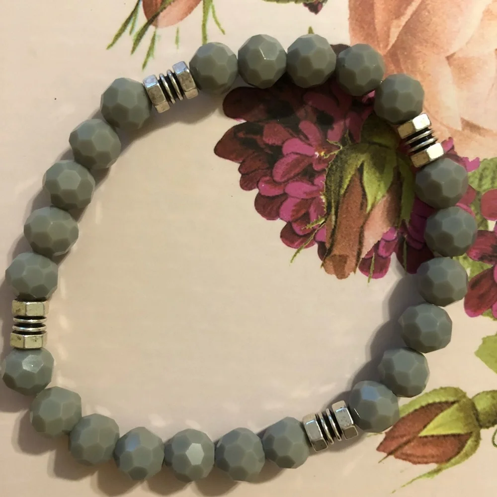 Gray Faceted Crystal Stretch Bracelet w/ Silver Accent Beads – Handmade Unisex